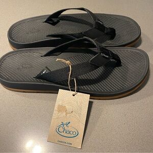 Chaco Women’s Lowdown Black Flip Flops Sz. 9 NWT!!